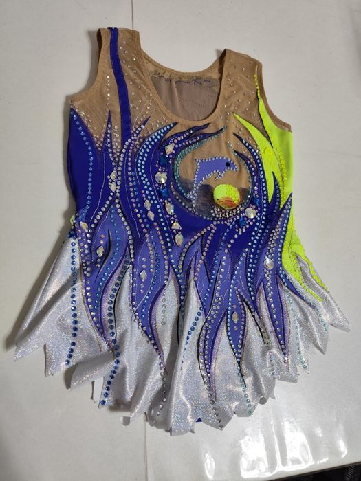 Продам новый купальник для художественной гимнастики