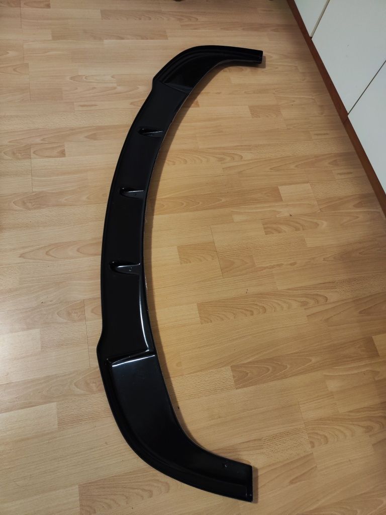 Spoiler fusta lip prelungire  bara fata prelungire bara fusta BMW E60M