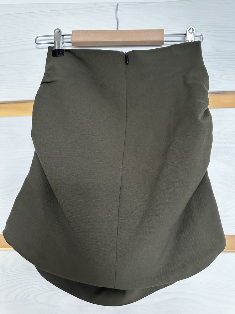 Продавам къса пола от Zara