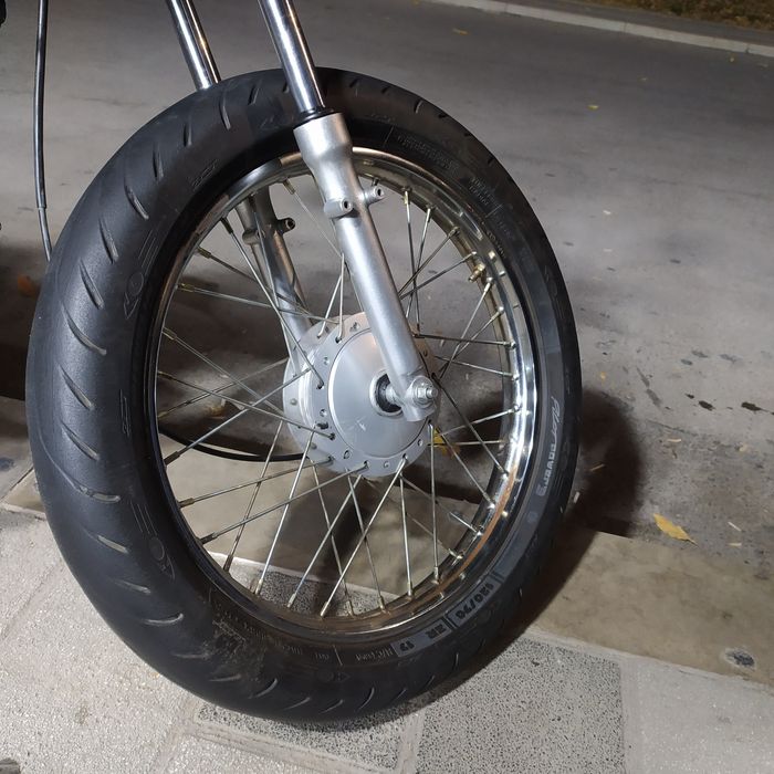 Moto kawasaki sotiladi