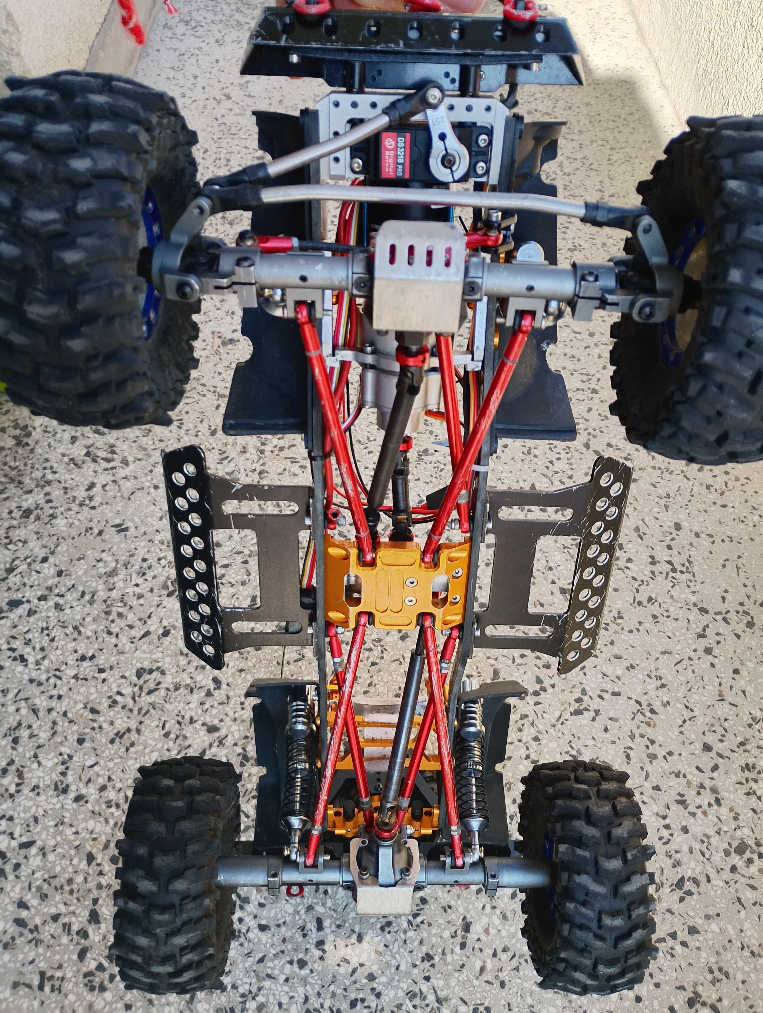 Crawler 1/10  катерач