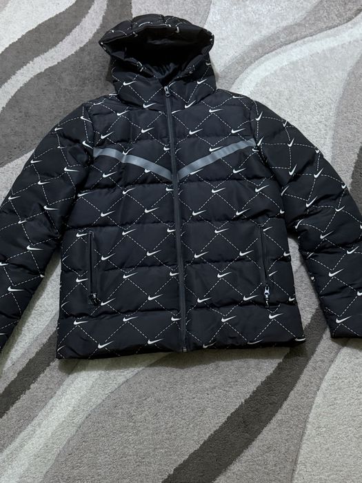Nike яке и H&M яке много запазени
