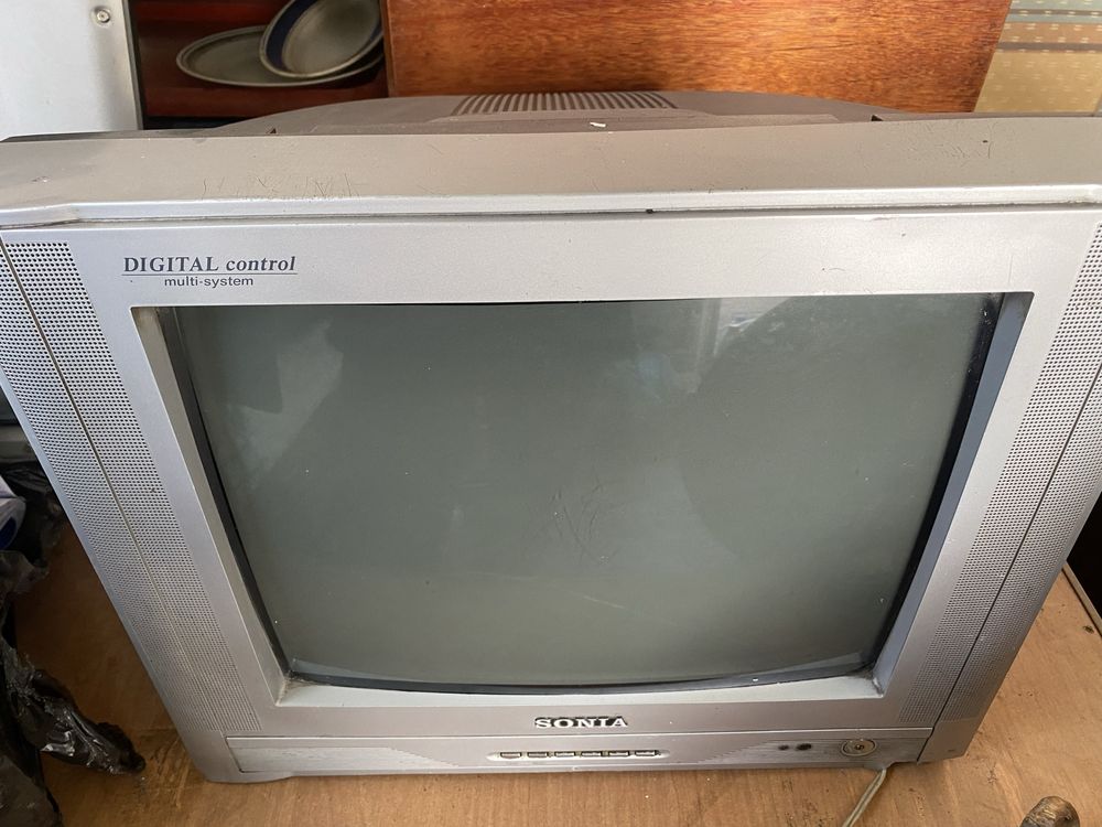 Продаётся старый телевизор