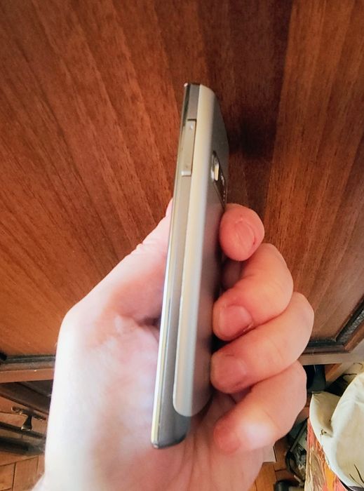 LG S310  ( DECODAT,lb.română)