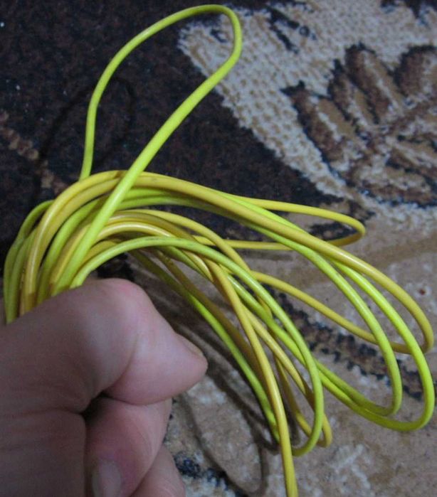 Два броя оптични кабели