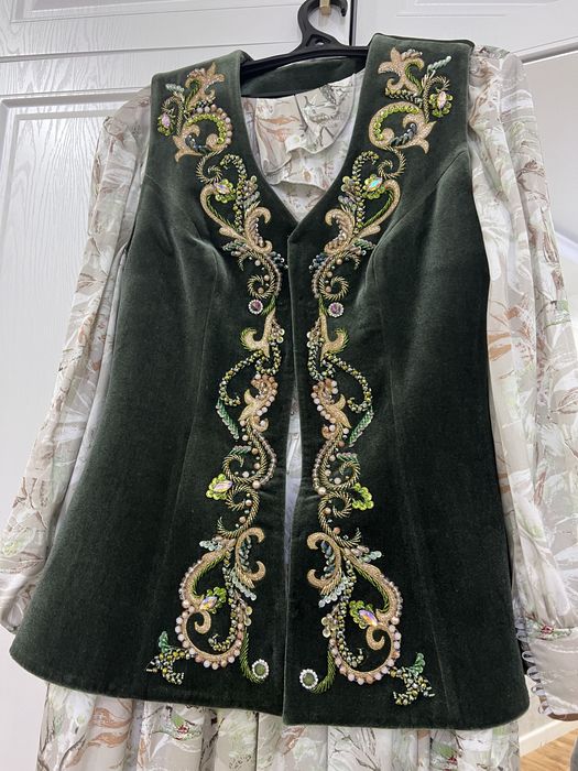 Платье ,продается кажекей