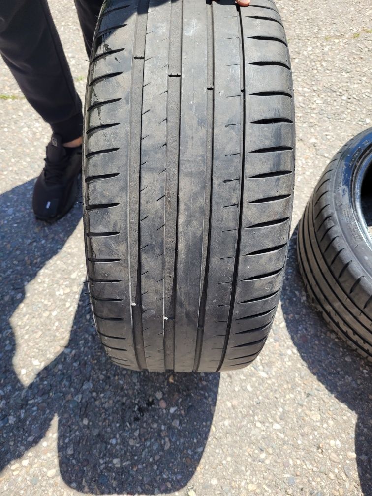 Michelin Pilot Sport 4