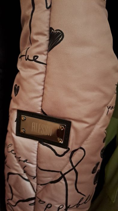 Зимно яке Alessa с подвижна качулка