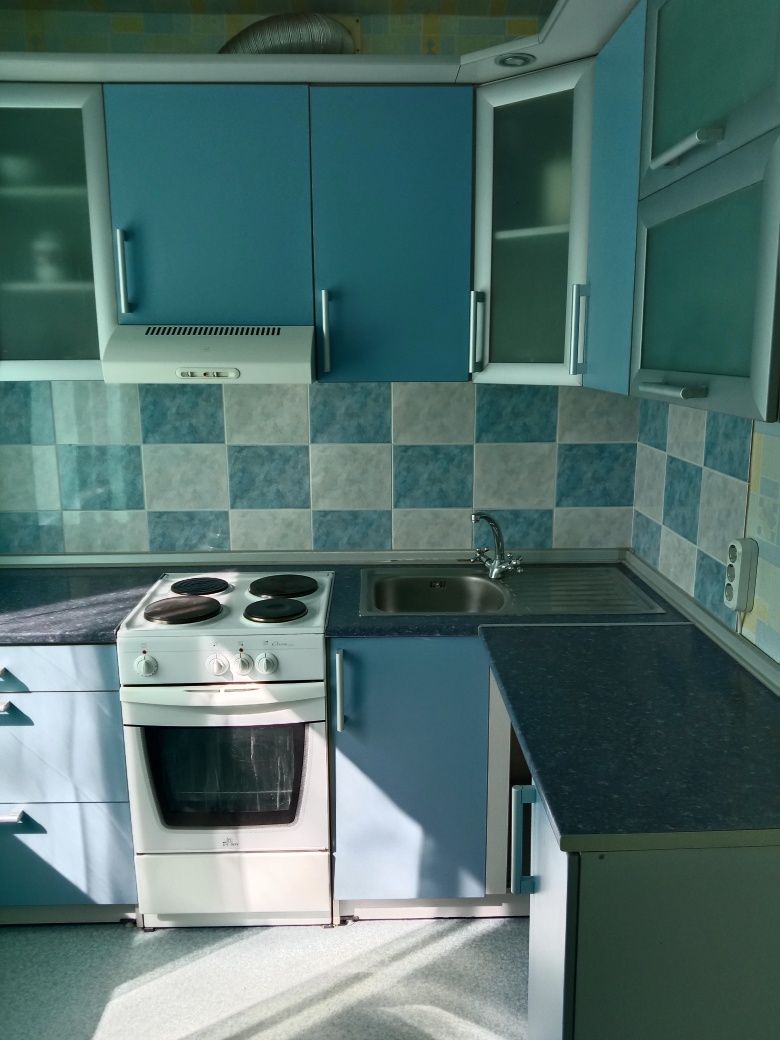 Продам улучшенную 1,5 кв.  б/р Гагарина 14,5 млн