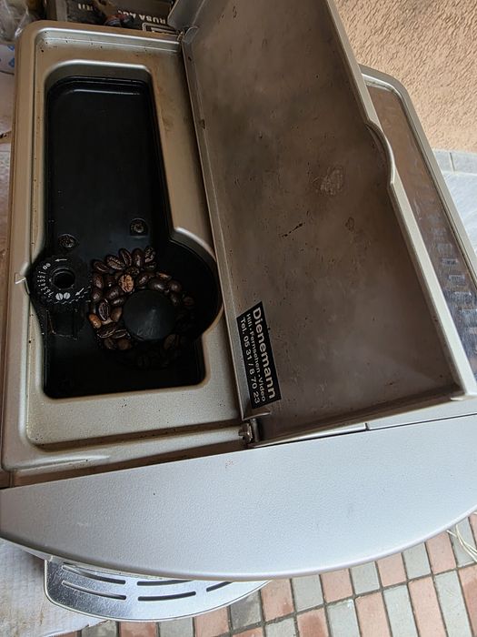 Vând expresor de cafea Delonghi Magnifica Automatic Cappuccino