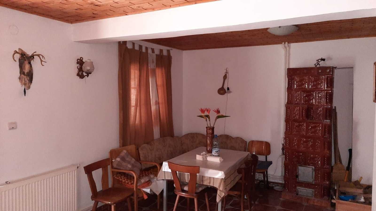 Casa de vacanta/cabana de vanatoare la Soveja, in Muntii Vrancei !