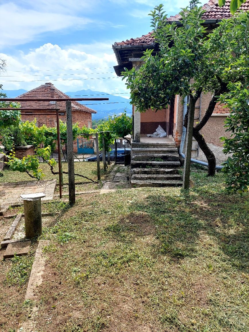 Къща в село Драганица близо до Берковица