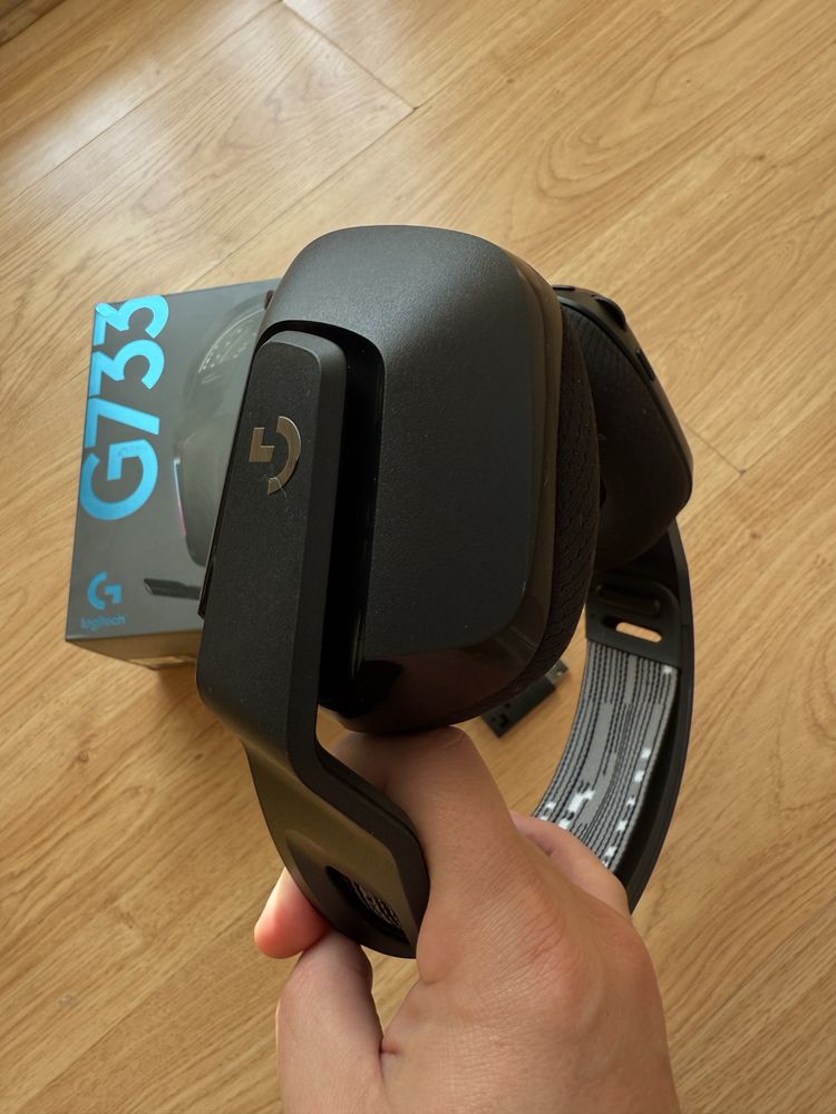 Геймърски слушалки Logitech G733