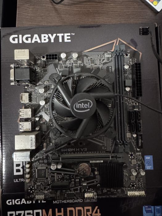 Kit procesor i3 10100f si placa de baza Gigabyte
