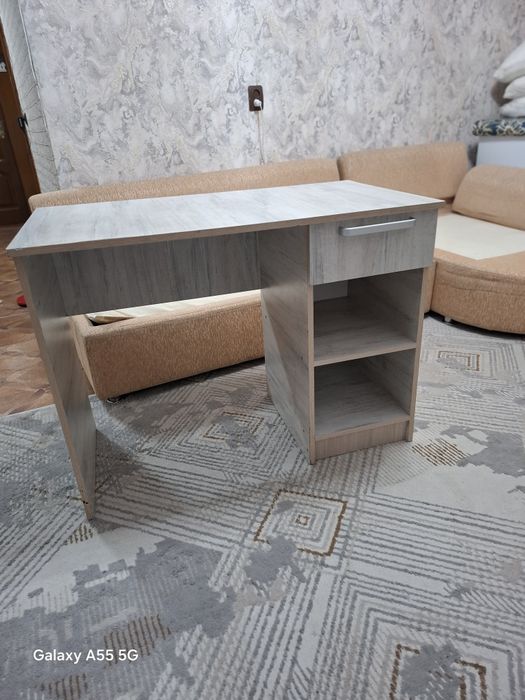 Продам письменный стол