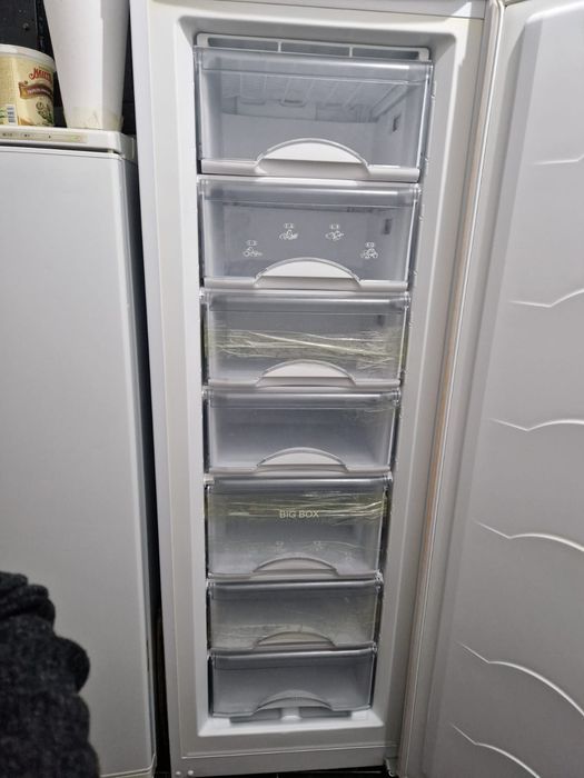 Продам большой морозильник Атлант в отличном состоянии