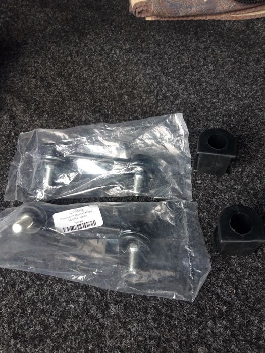 Стойка стабилизатора задние + втулки стабилизатора Lifan X60