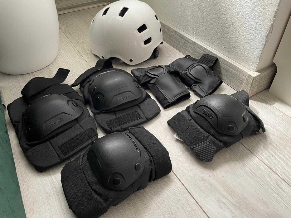 Set Complet Role Adulți Folosite de 2 Ori! Cască + Protecții Incluse!