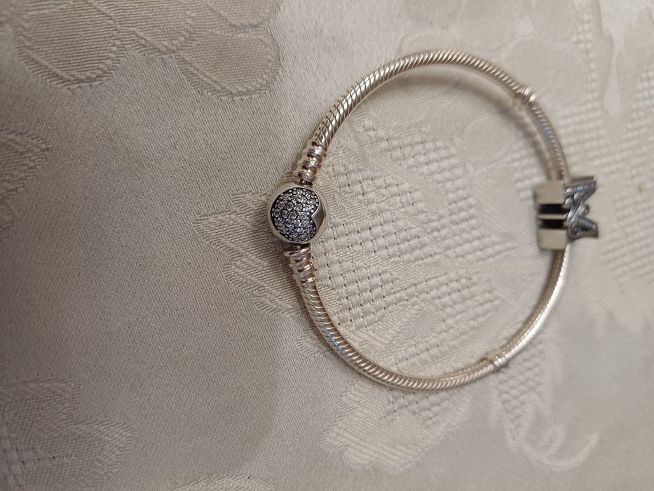 Сребърна гривна Pandora и детска гривна Pandora