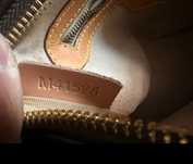 Louis vuitton este in stare foarte buna