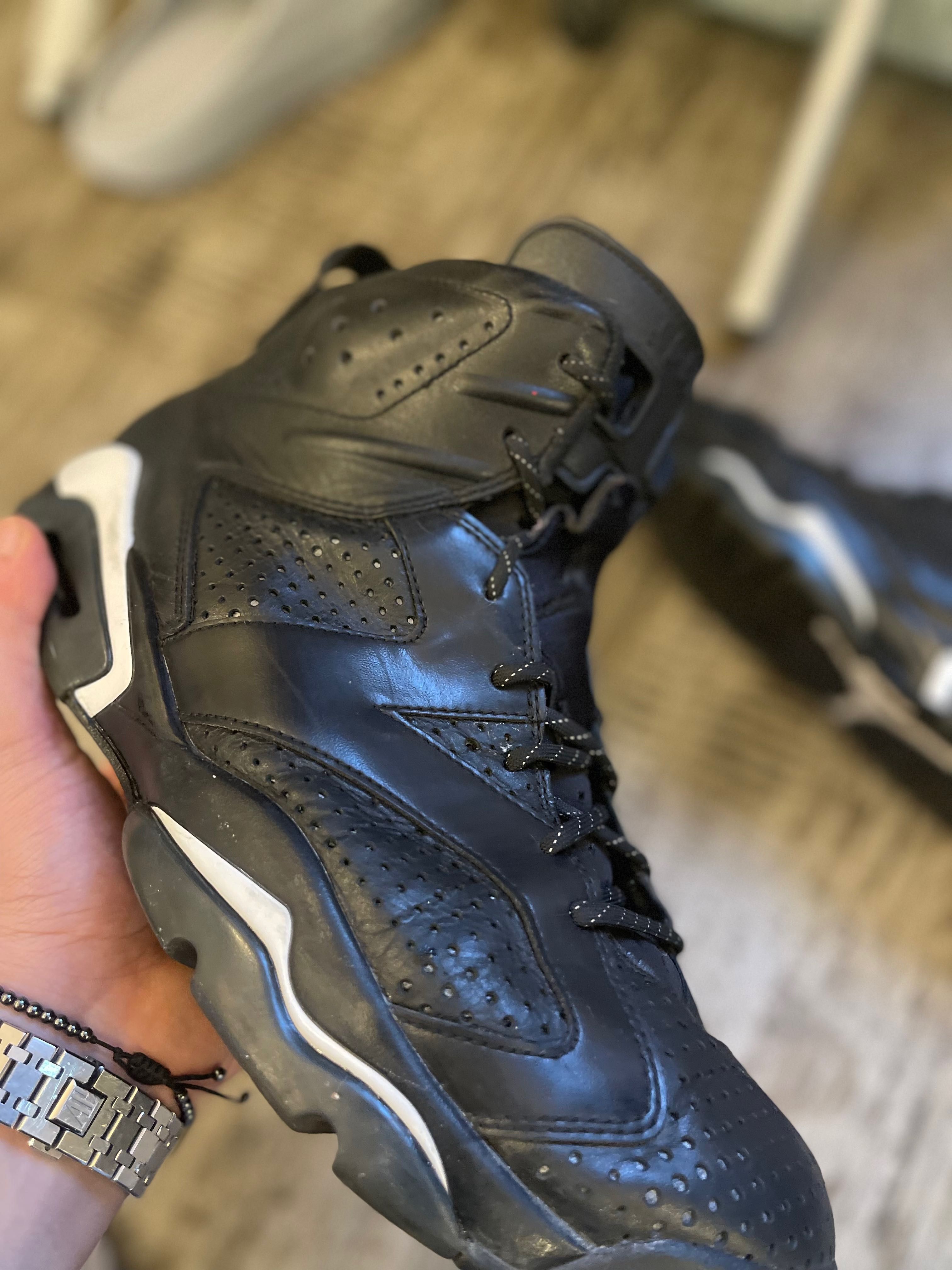 Air Jordan 6 Retro "Black Cat" sneakers