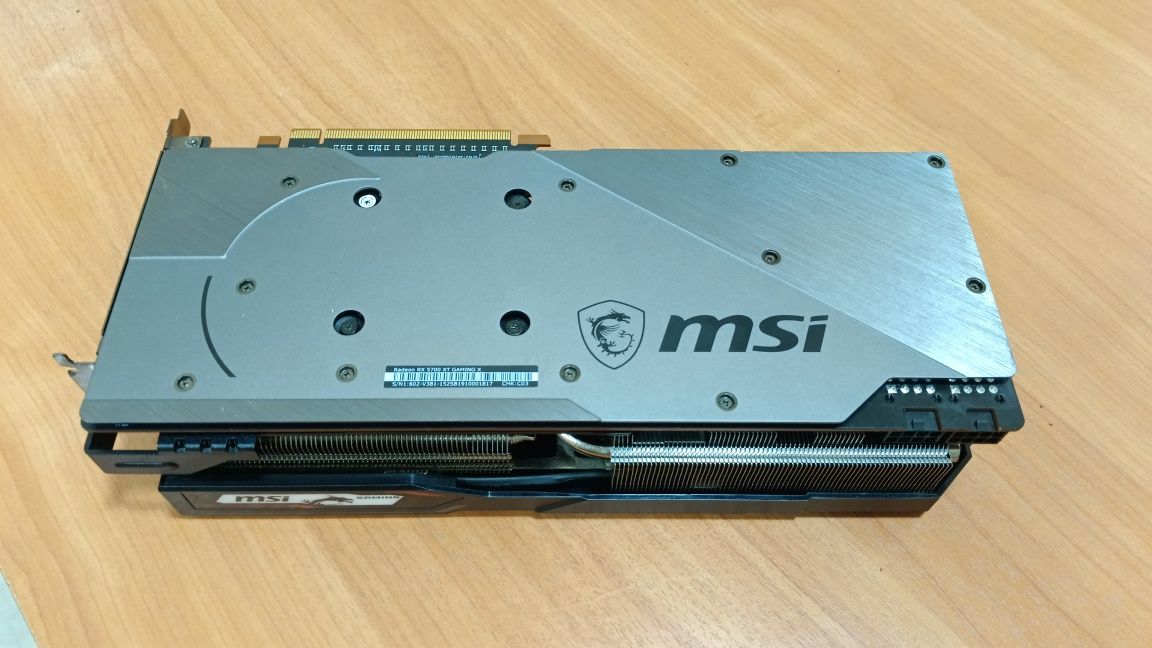 Мощная игровая видеокарта AMD RX 5700 XT 8гб
