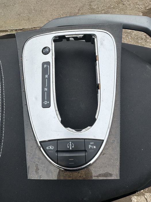 Конзола с ченджър от Mercedes E klass W211