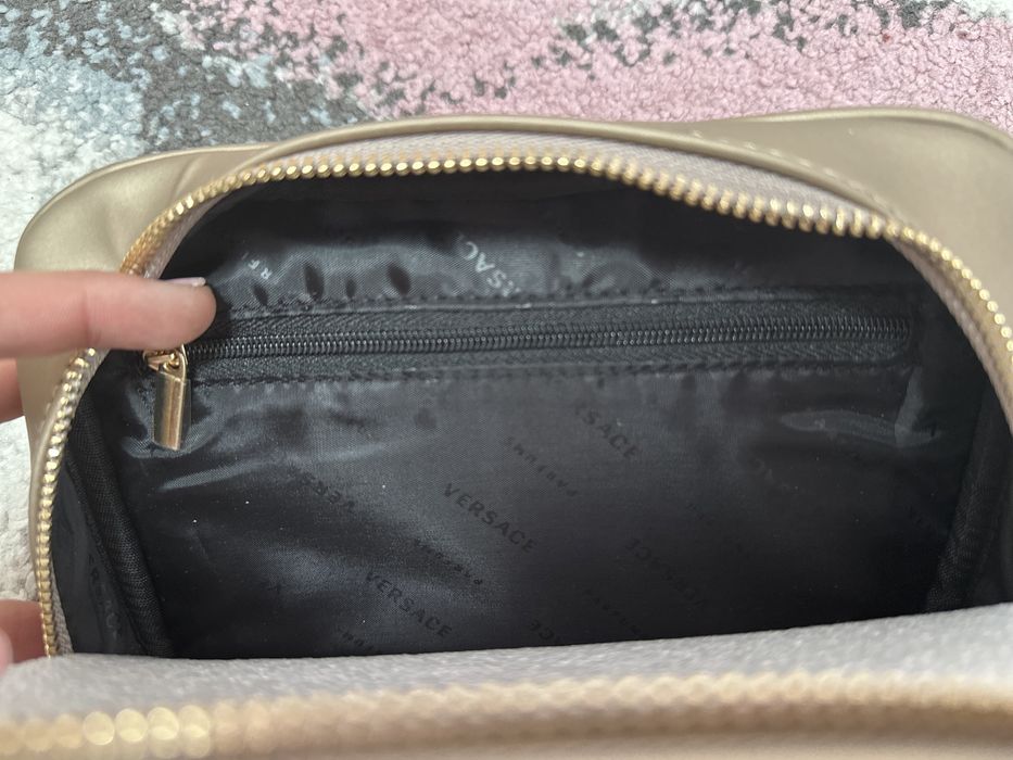 Чисто нова оригинална чанта на Versace