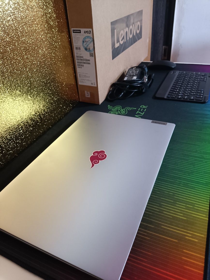 Новый Ноутбук Lenovo с гарантией, полный комплект аксессуаров