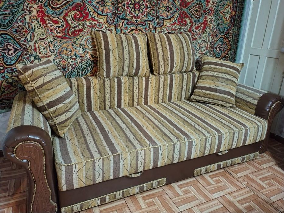 Продам диван б.у