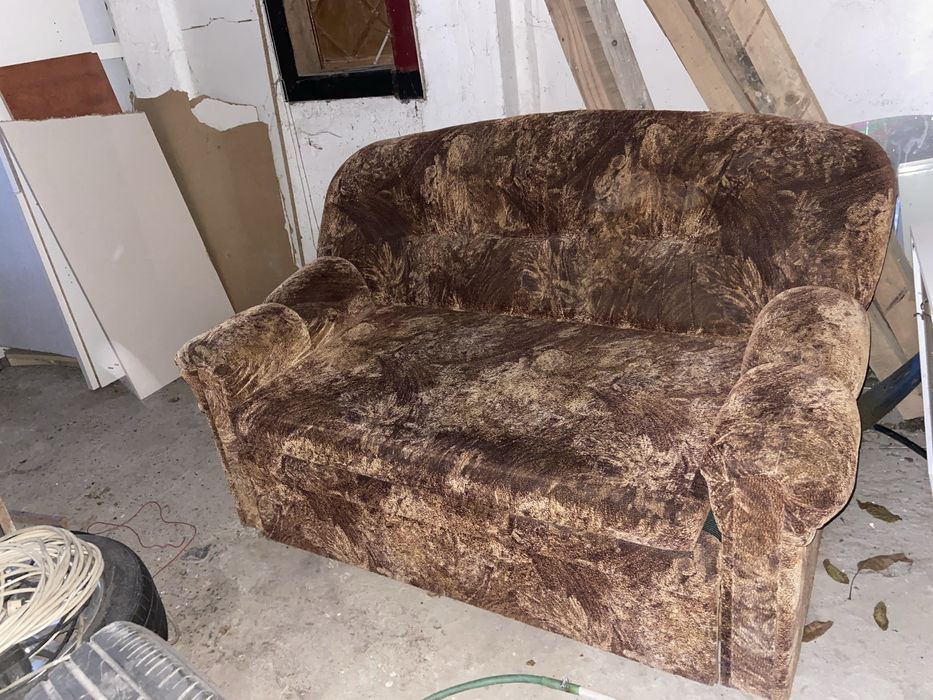 Vind urgent diveste canaprea birouri dulap