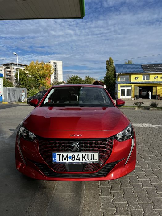Vând Peugeot 208 E