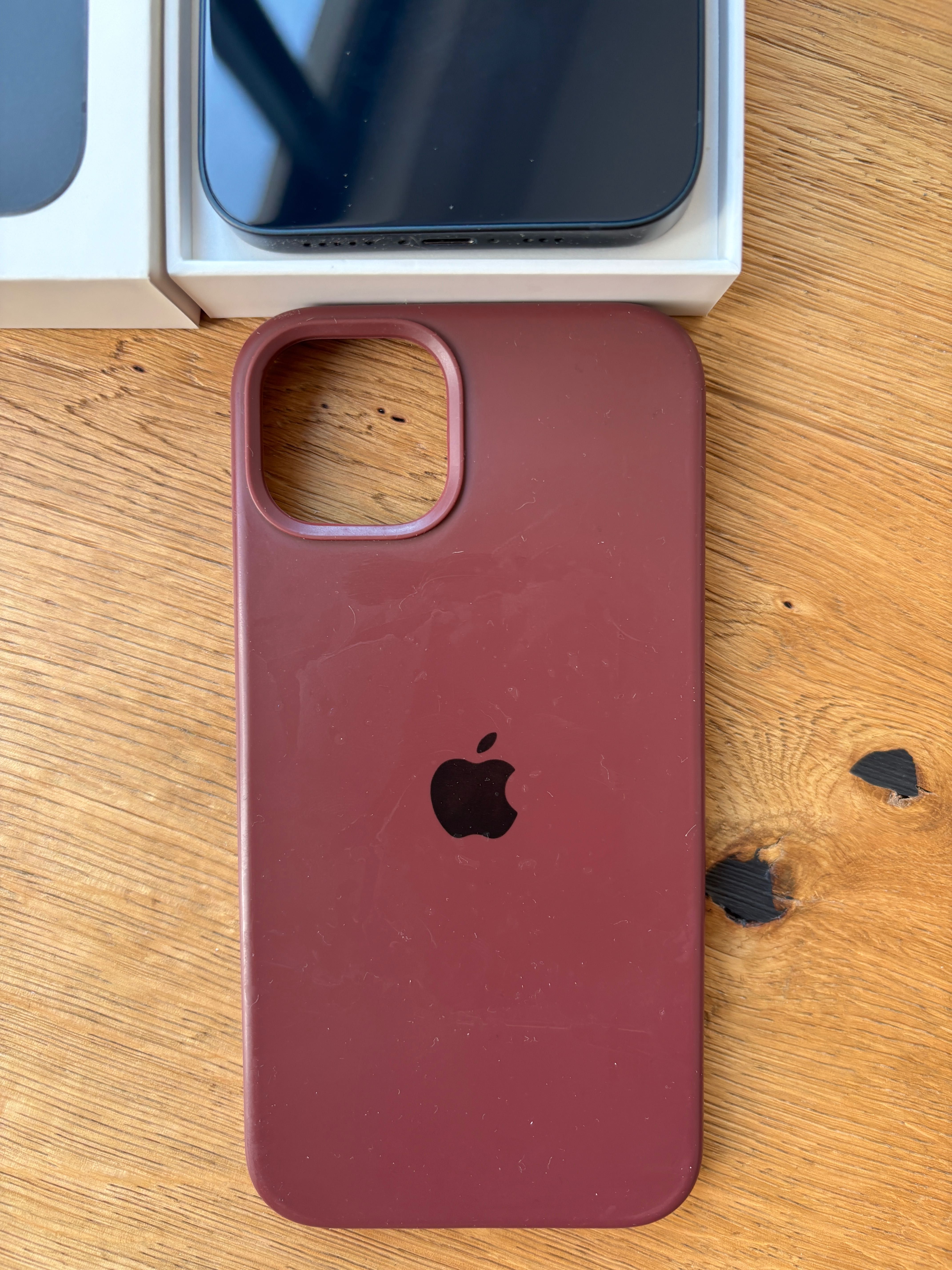 Apple Iphone 13 Midnight 128gb Резервиран