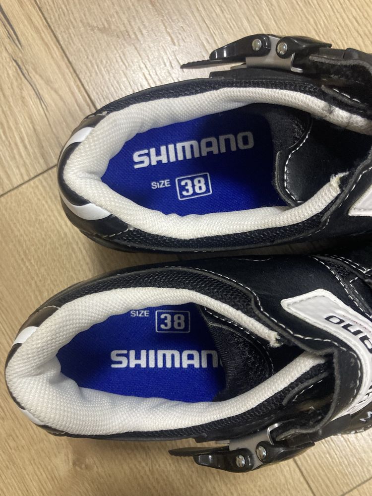 Обувки shimano за колоездене