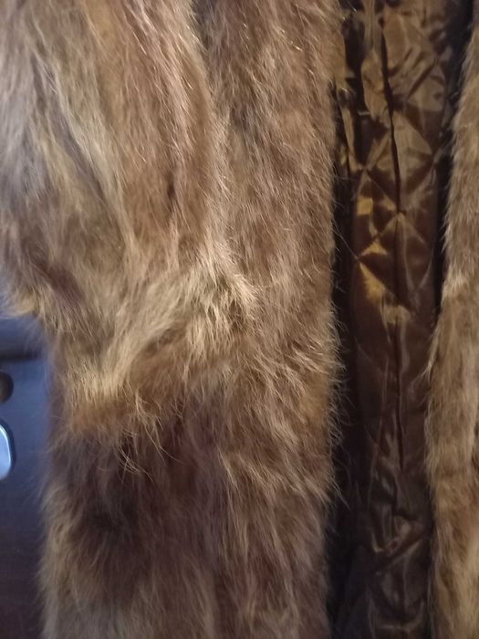 Дълго дамско кожено палто с естествен косъм от нутрия