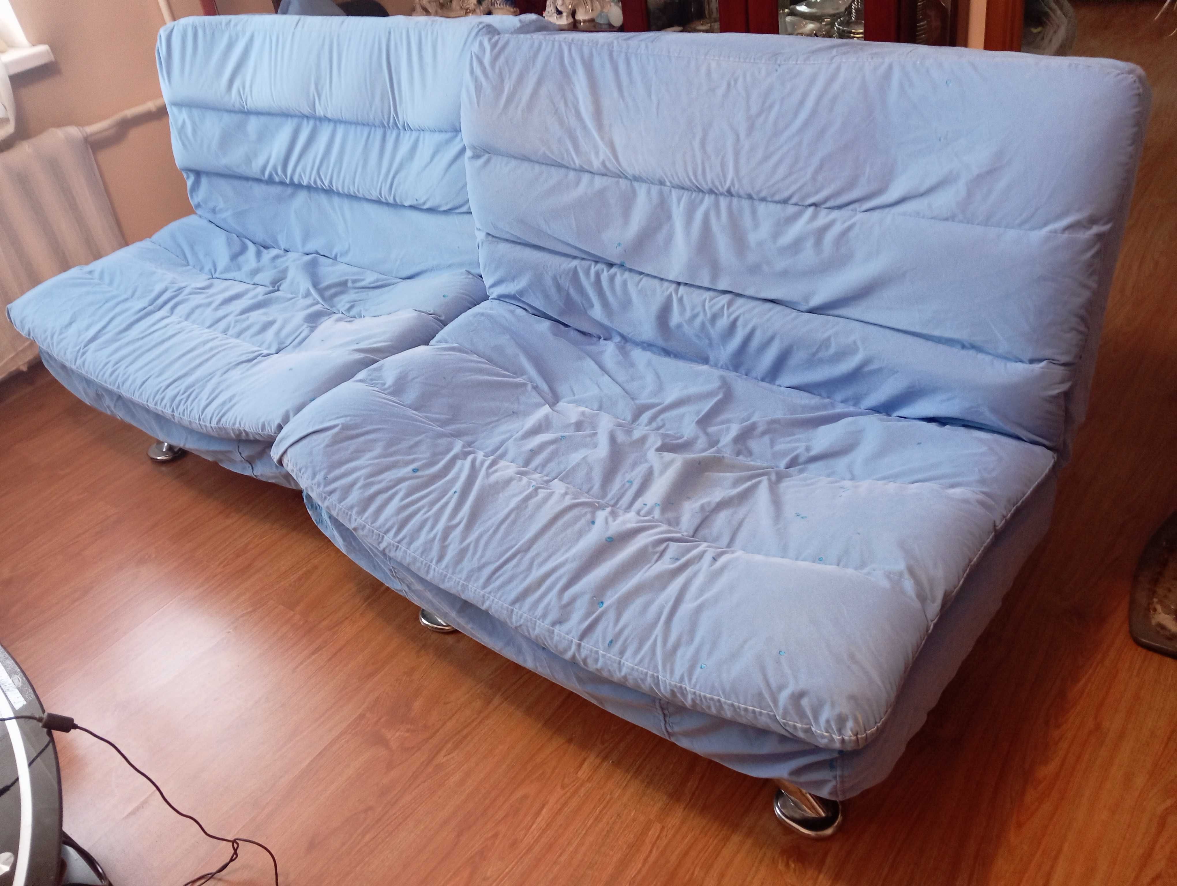 Мягкое кресло-диван раскладное ,  на ножках