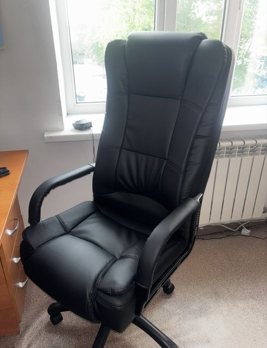 Новое офисное кресло