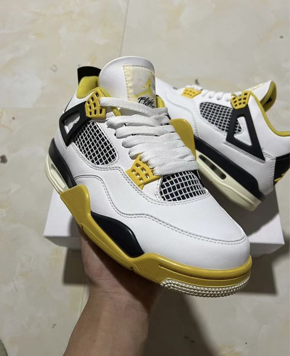 Air Jordan 4 Retro Vivid Sulfur
