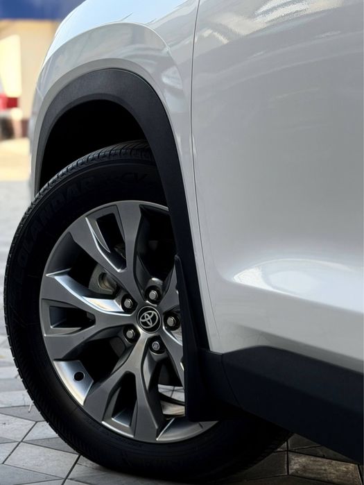 Toyota Grand Highlander Limited (HYBRID)