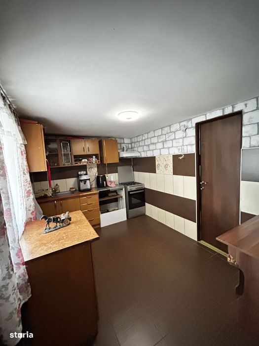 Casa 8 Camere Cu Teren 1500mp In Cermei