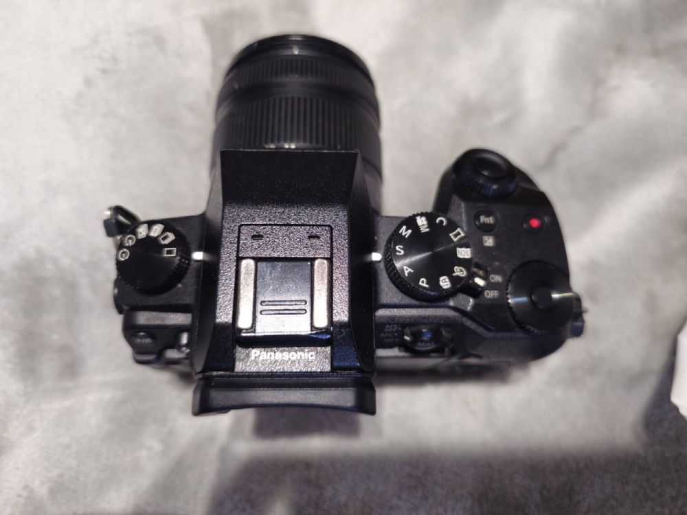 Камера Panasonic Lumix DMC-G7, kit 14-42 mm, черный
