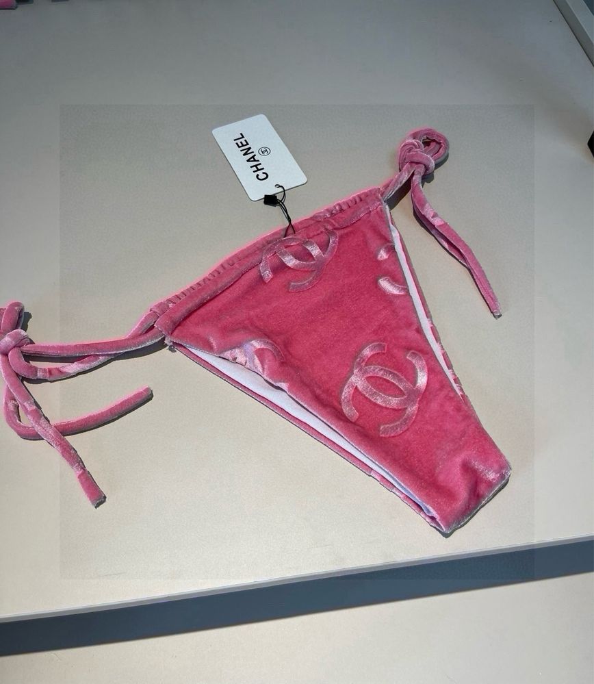 Costum de baie Chanel
