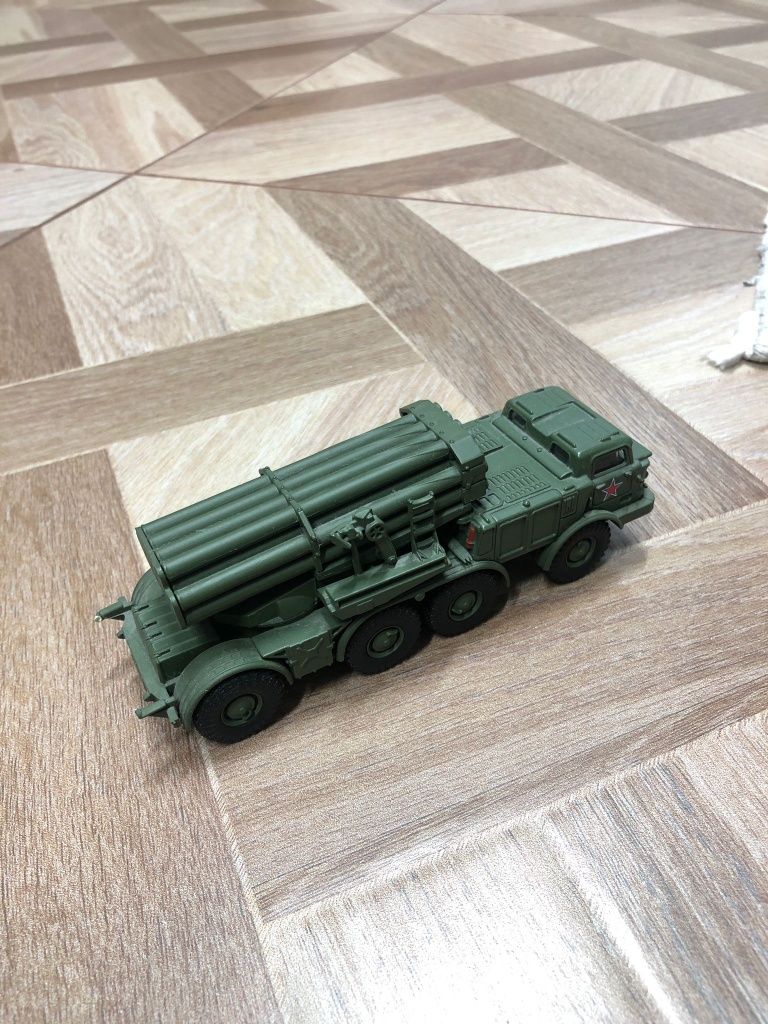 Macheta BM-27 Uragan 1/72