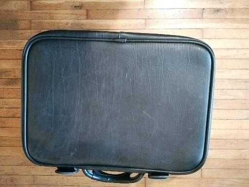 Черен кожен куфар