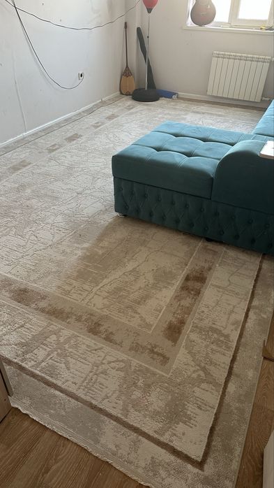 Ковер сатылады 30 мың.тг.          ………………………………………………………………………………………..