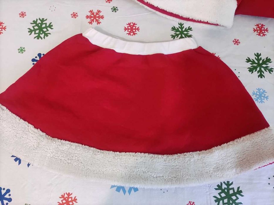 Красный новогодний костюм для девочки 5/6 лет