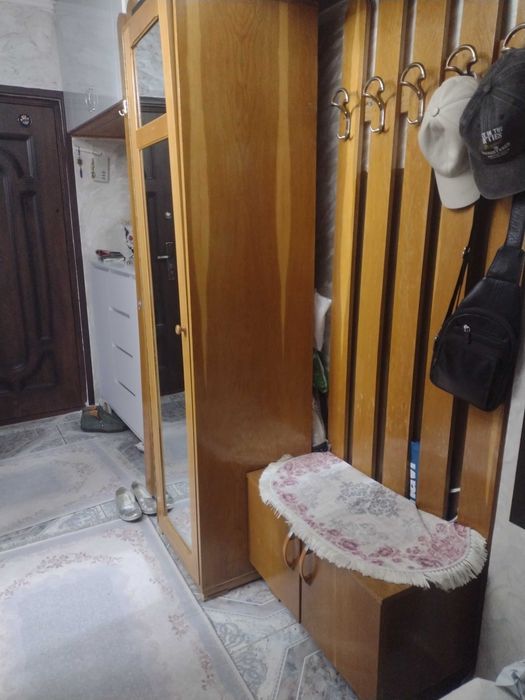 Urgentl soldat șifonier hol lemn