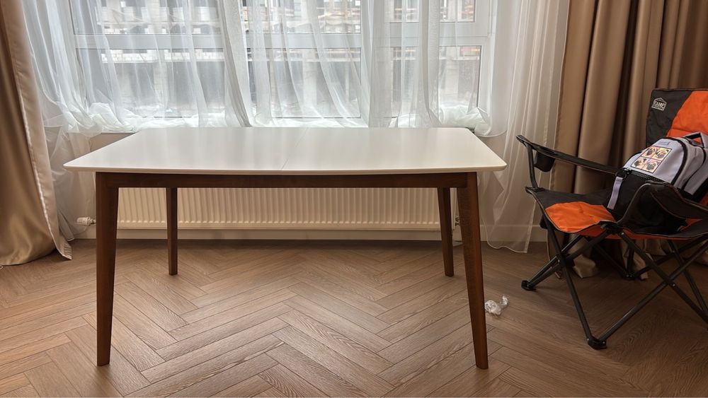 Продам стол 150х90 раскрывается 40см еще.