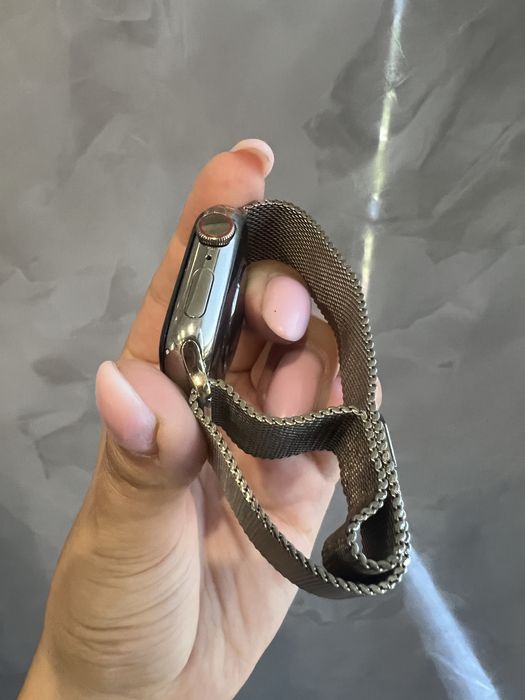 Apple Watch Series 7 – 41mm Stainless Steel Gold + Milanese Loop