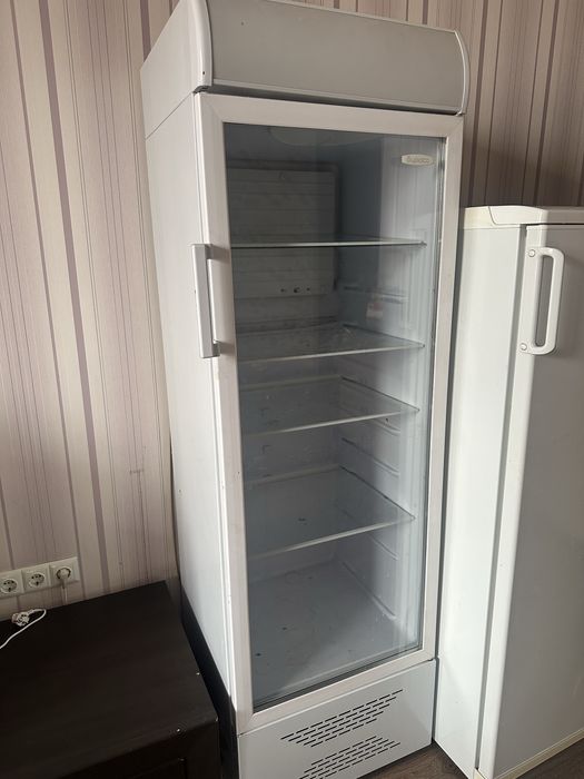 Холодильник витринный б/у